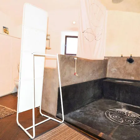 Pet Friendly In Sur Lussan With Kitchen Apartman *