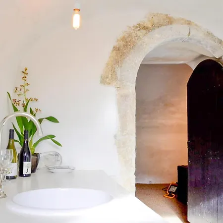 Pet Friendly In Sur Lussan With Kitchen